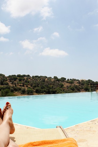 perfect poolside in ragusa, sicily