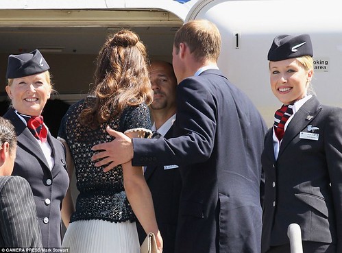 Prince William and Kate given a star-spangled send off as they fly home with hundreds of fellow Brits on commercial BA flight    2