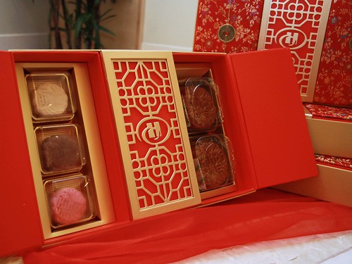 Hilton's Red & Gold Mooncake Box 2011