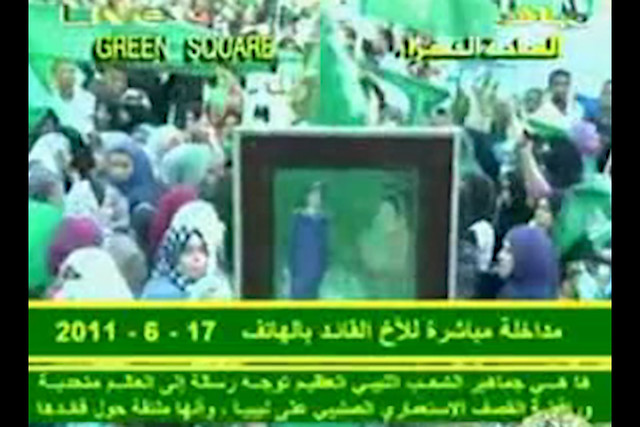 Screenshot Mass_pro_Gaddafi_anti_Nato_Rebels_Demonstration_in_Tripoli_June_17_2011-s_AZMXfUaZA