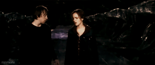animated gif of Ron kissing Hermione. Yowza!