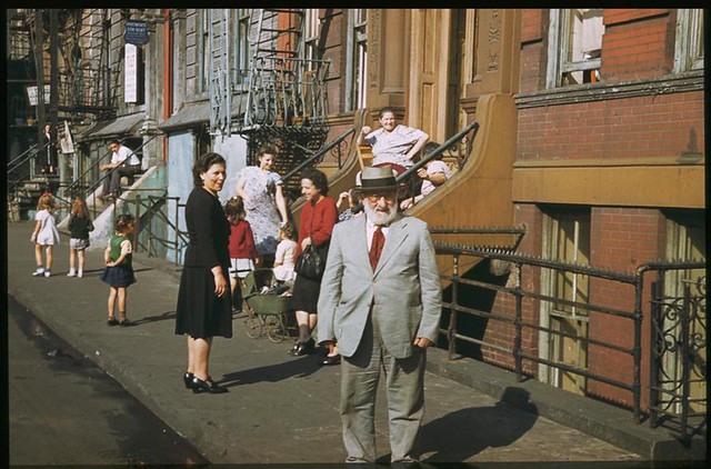 residents-of-lower-clinton-st-near-east-river-saturday-afternoon-1941