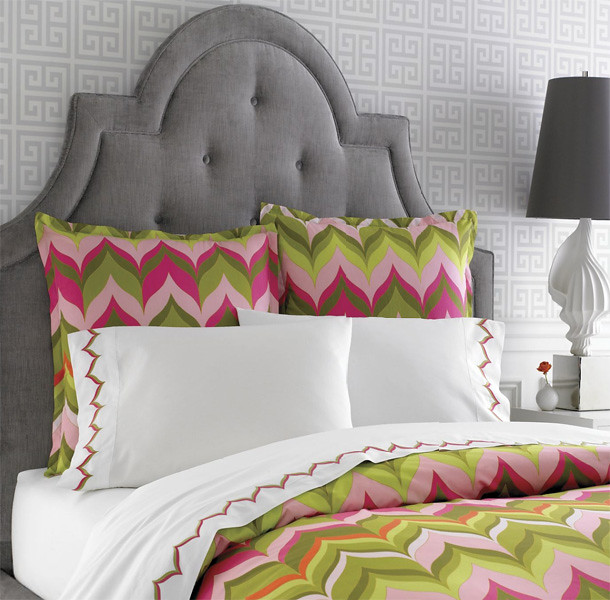 Gray-room-colorful-modern-chic-bedding