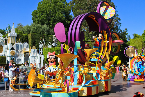 Disneyland June 2011 - Mickey's Soundsational Parade