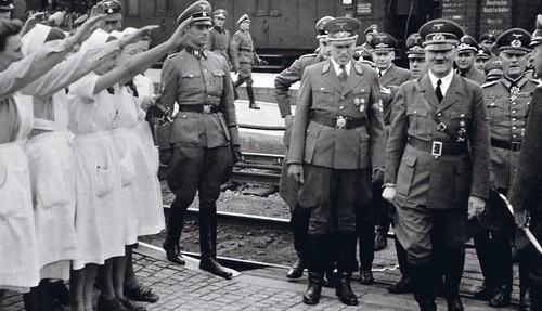 Durante un viaje al Este como miembro de la unidad de propaganda de las Fuerzas Armadas alemanas, Krieger tomó estas fotos del Führer.