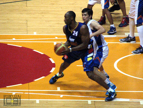 Kobe Bryant vs Chris Tiu
