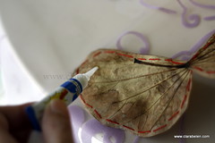 Manualidades: Decorar con hojas secas. Hoja con forma de mariposa (8)