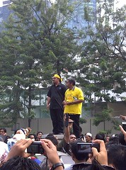 Hatta Ramli (Kuala Krai MP) and Chegu'bard rallying Bersih supporters outside KLCC