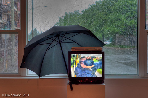 What to do on a rainy day? / Que faire un jour de pluie ? by guysamsonphoto