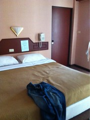 single bed room @ Sichang Palace Hotel
