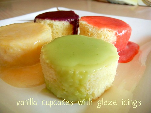 vanilla cupcakes with glaze icings