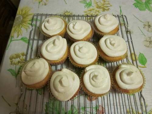 Peach Cupcakes with Vanilla Buttercream