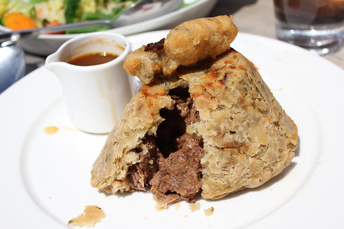 beef and suet pudding with fried oyster, Mount Inn, Stanton, Worcs.