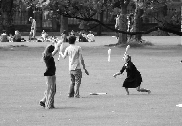 juggling in the Meadows 02