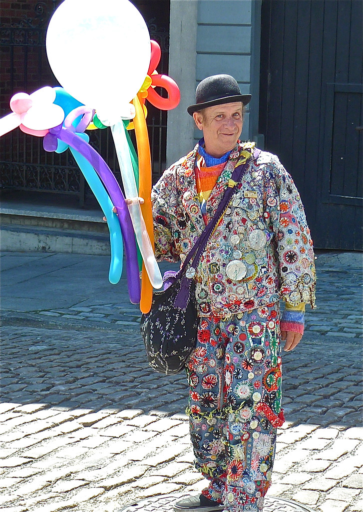 Copyright Photo: Old Montreal - The Balloon Man by Montreal Photo Daily, on Flickr