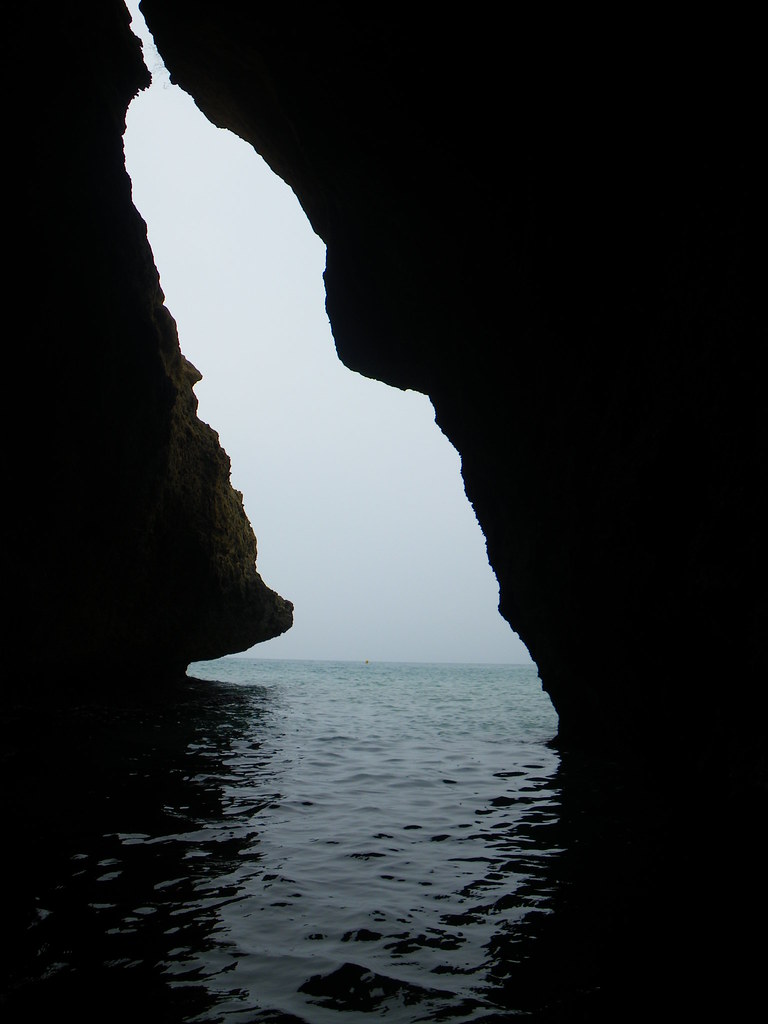 Cueva en el Cabo mde la Mora.