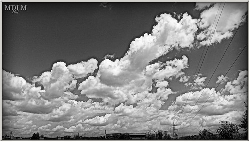 Nubes (Blanco y Negro) by MDLM66