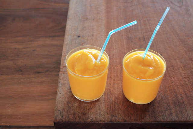 Orange-Mango smoothies