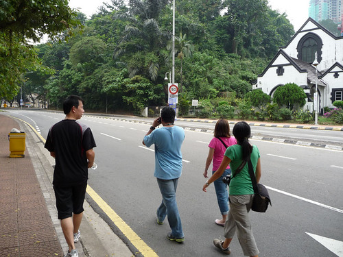 BERSIH 2.0 - 12.07pm - walking on Jalan Raja Chulan