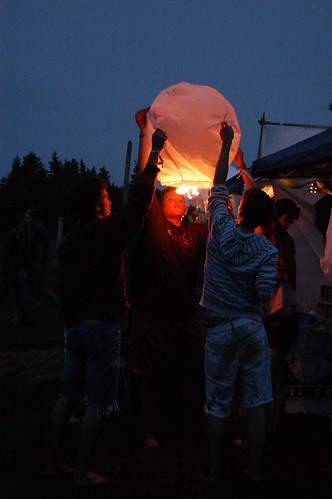 setting chinese lanterns - Evolve Festival 2011