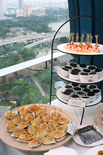 Enjoy canapes, chili chocolate and wine in the sky