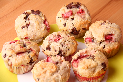 Erdbeer-Kokos-Muffins mit Schokostückchenf