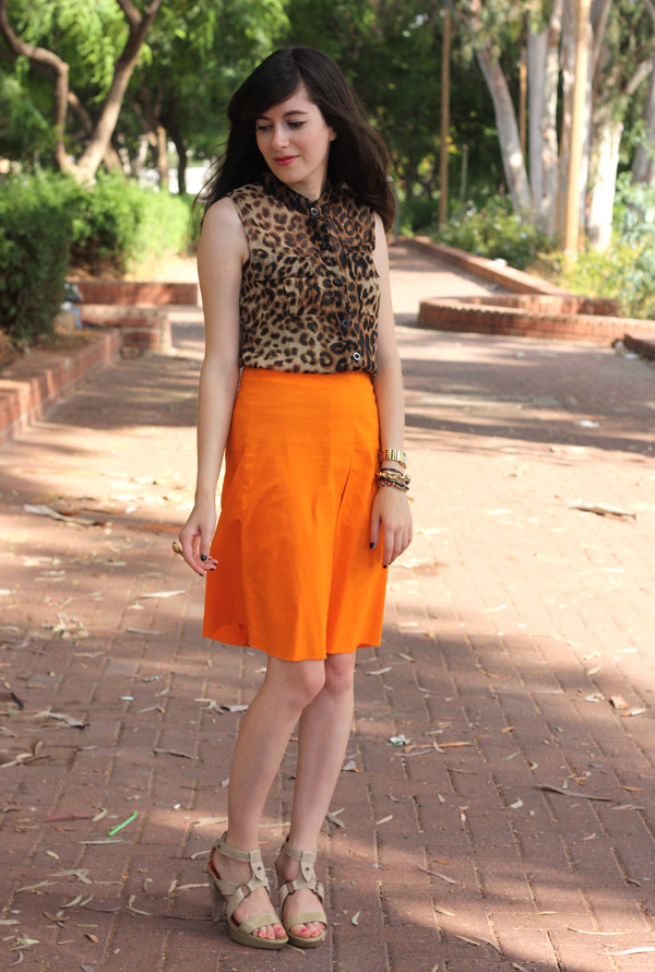 leopard_top_orange_skirt6