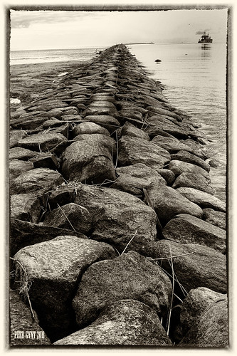 Waves and Stones.    . ©  Peer.Gynt