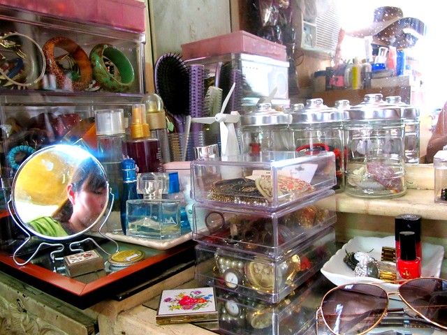 Organizing Vanity Dresser (50)