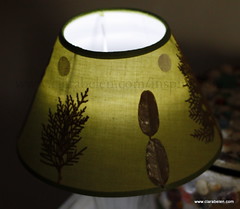 Manualidades con hojas secas_ decorar pantalla de lámpara