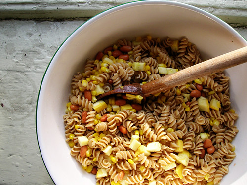 pasta salad with pinto beans, summer squash and corn