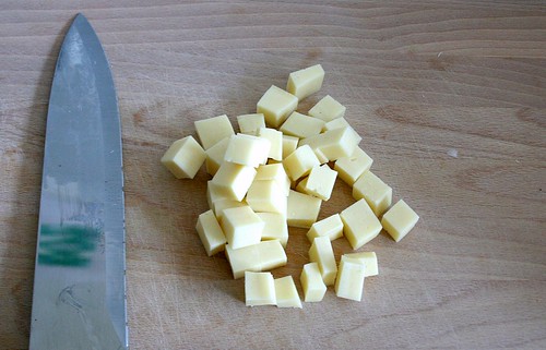 10 - Käse in Würfel schneiden