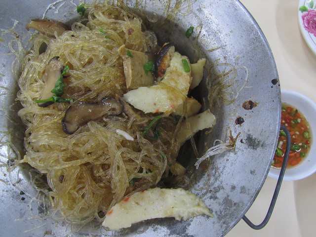 goong op woon sen (baked mung bean noodles กุ้งอบวุ้นเส้น)