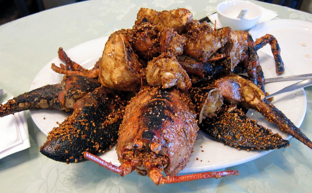 8lb Stir-Fried Lobster in Soy Glaze with Fried Garlic