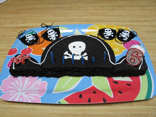 Karston's pirate hat cake