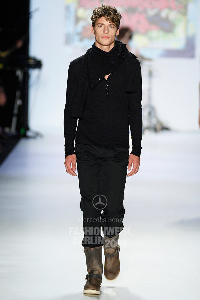 SS09 Mercedes-Benz Fashion Week Berlin_QED009_Niels Rabbe
