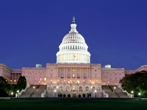 Capitol-Building-at-Night,-Washington-DC