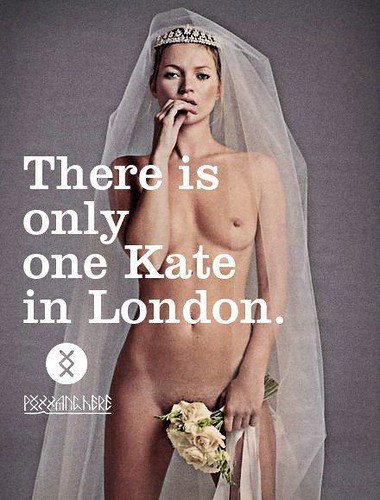 kate-moss-contro-il-matrimonio-reale-there-is-L-BvFfiG