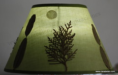 Manualidades con hojas secas_ decorar pantalla de lámpara