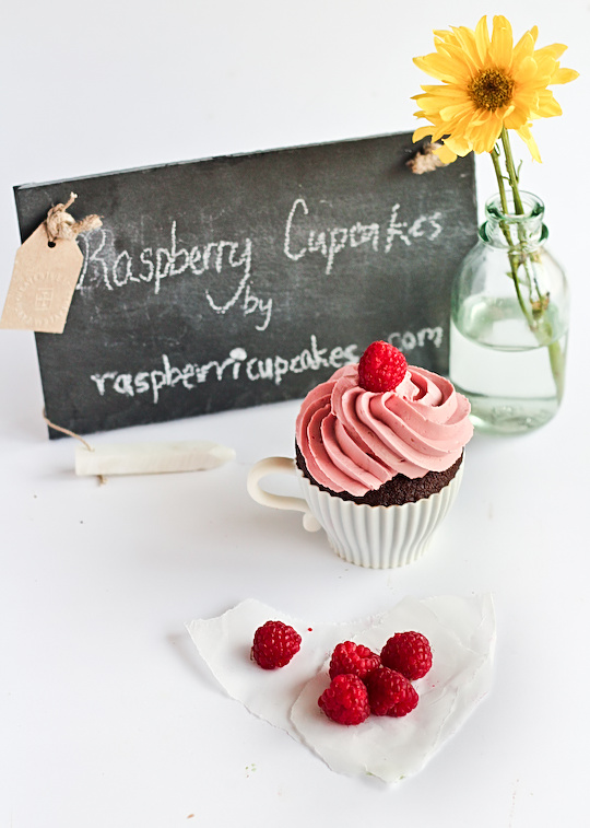 raspberry_devil_cupcakes