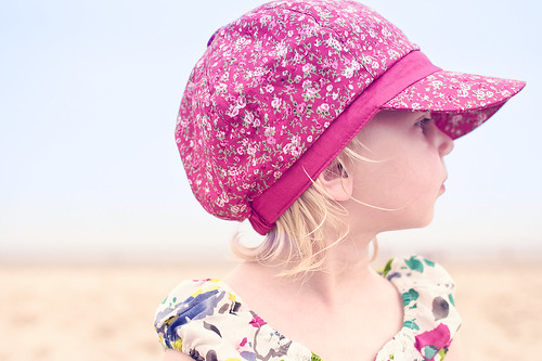 フリー写真素材|人物|子供|少女・女の子|横顔|帽子・キャップ|オランダ人|