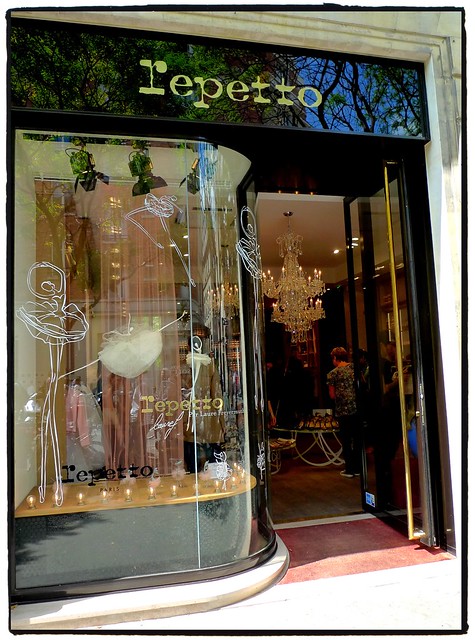 Paris-epetto shopping near rue des francs bourgeois, question 1,answer 4)