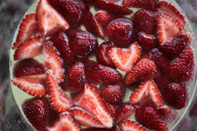 White Sangria w/strawberries