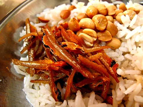 IMG_0921 香茅饭 + 江鱼仔+ 炒花生。Lemongrass rice with fried anchovies and fried peanuts