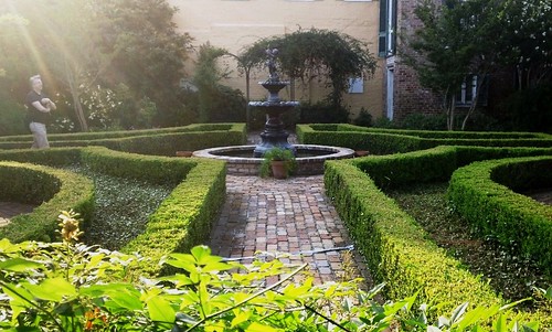 courtyard, New Orleans (c2011 FK Benfield)
