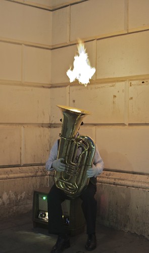 Trombone de feu - Londres 2011 by zabmocaled