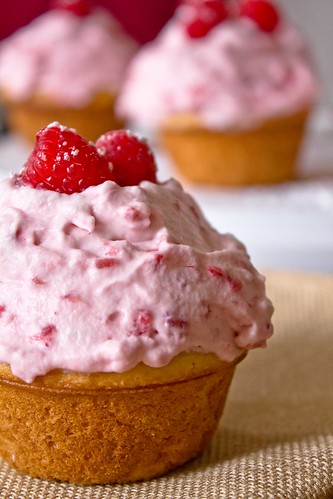 raspberrycreamcupcakes2