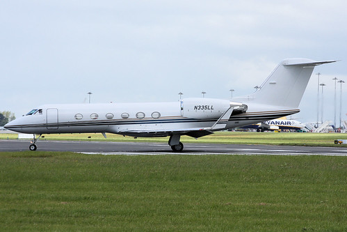 N335LL by Aviation Ireland