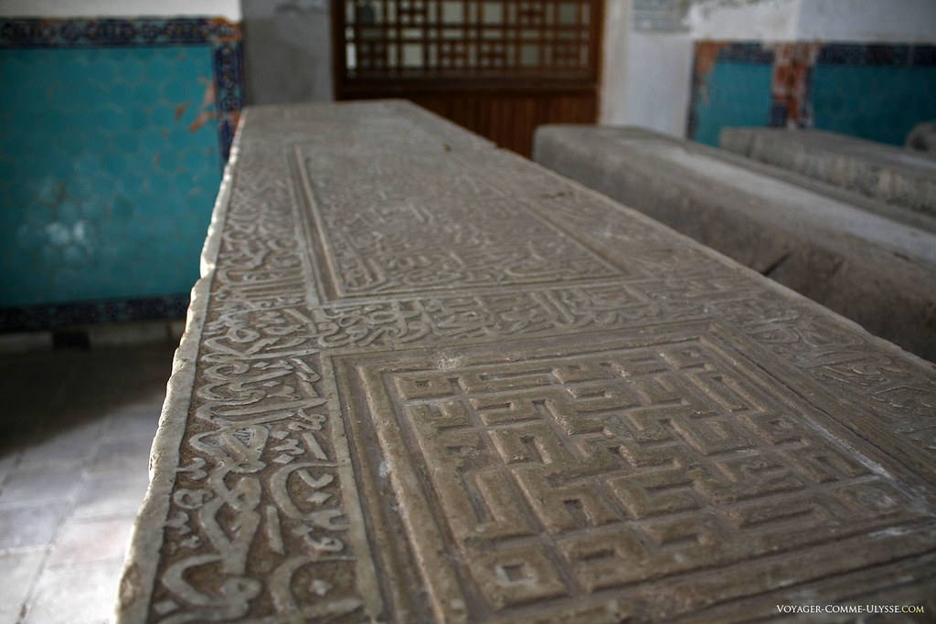 Escrituras cúficas – Pormenor de um dos túmulos dos Gumbazi-Sayidam.