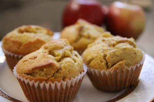 Apple cinnamon grain muffins